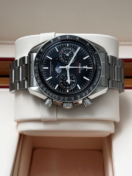 Omega Speedmaster Moonphase 304.30.44.52.01.001